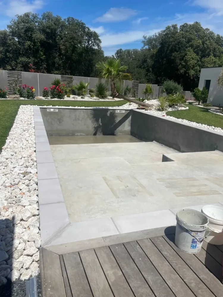 PVC armé piscine à Pézenas