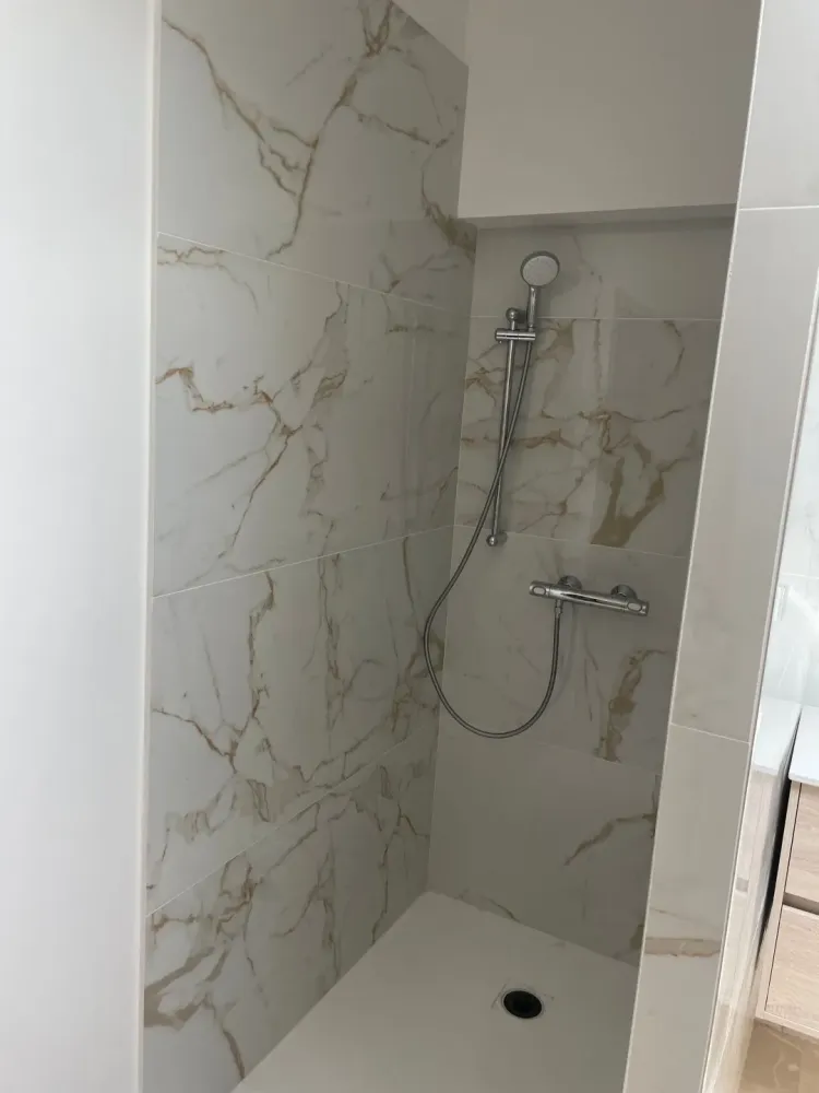 Faïence piscine à Pézenas